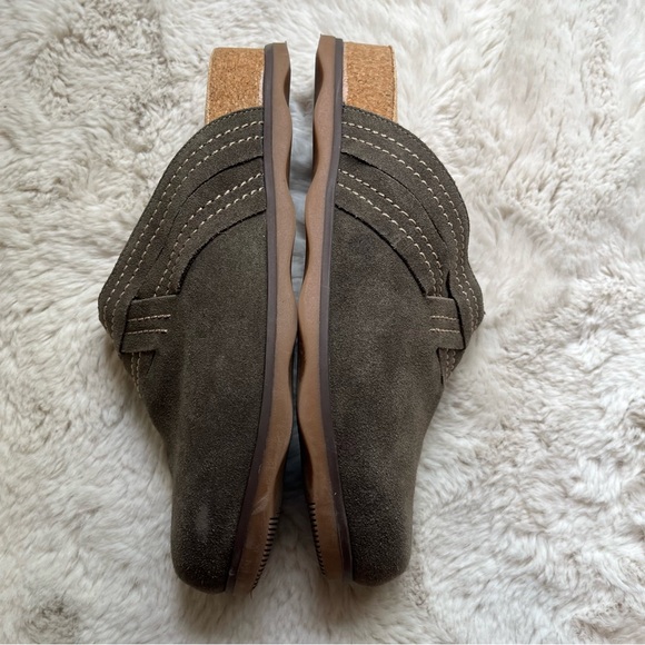 Clarks Brynn Glide Clog Mule Pebble Suede - Picture 7 of 8